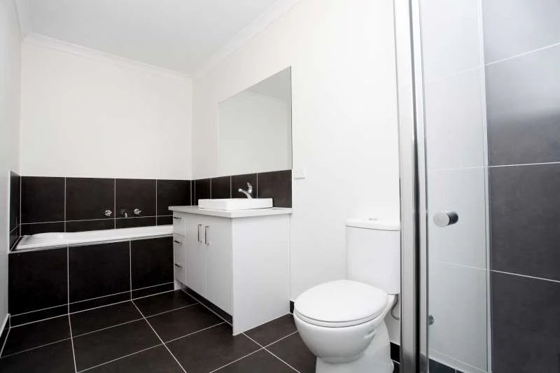 8/79-89 Lancefield Drive, Caroline Springs VIC 3023