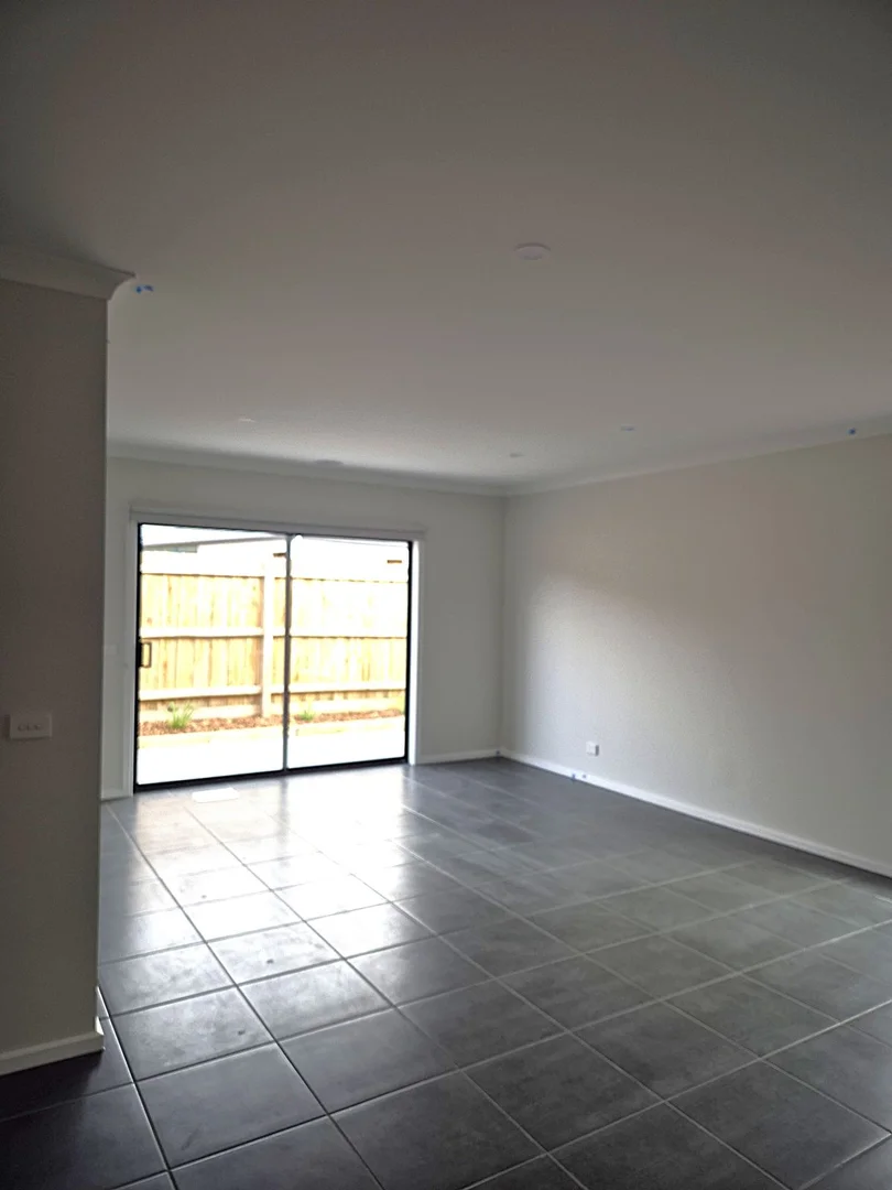 Additional image 3 of 22 Maggie Crescent, Mambourin VIC 3024