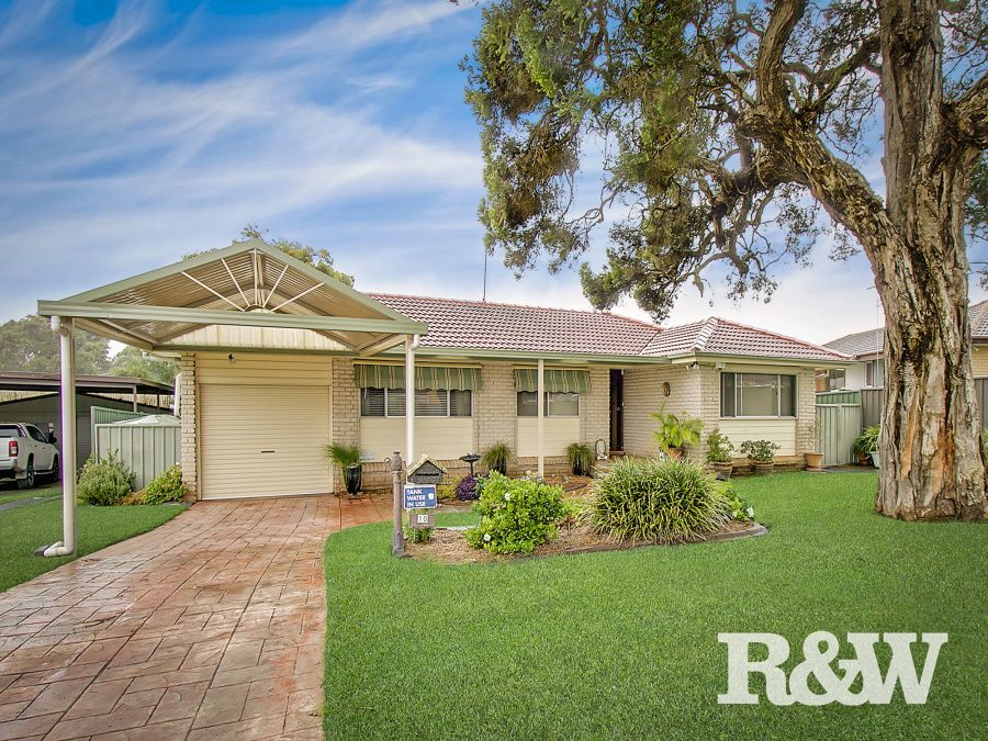3 bedrooms House in 10 Chrisalex Place ST CLAIR NSW, 2759
