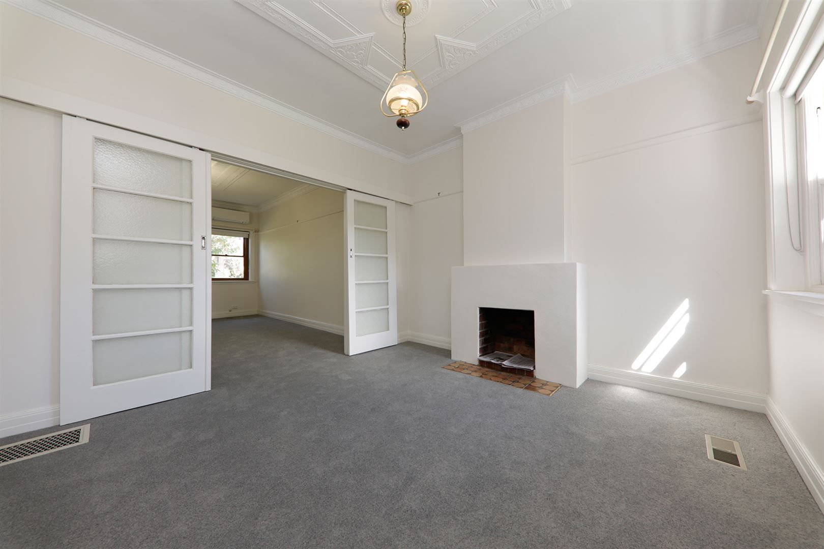 105 Broughton Road, Surrey Hills VIC 3127, Image 2