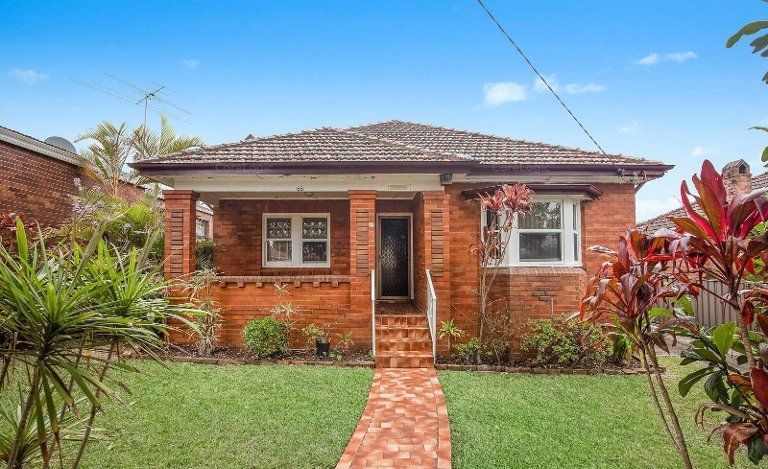 3 bedrooms House in 65 St Elmo Parade KINGSGROVE NSW, 2208