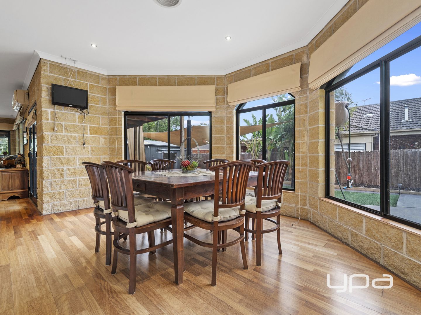 18 Blenheim Way, Caroline Springs VIC 3023, Image 2