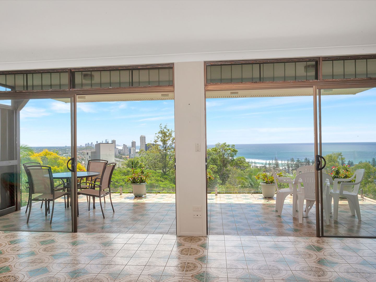 77 George Street Central, Burleigh Heads QLD 4220, Image 2