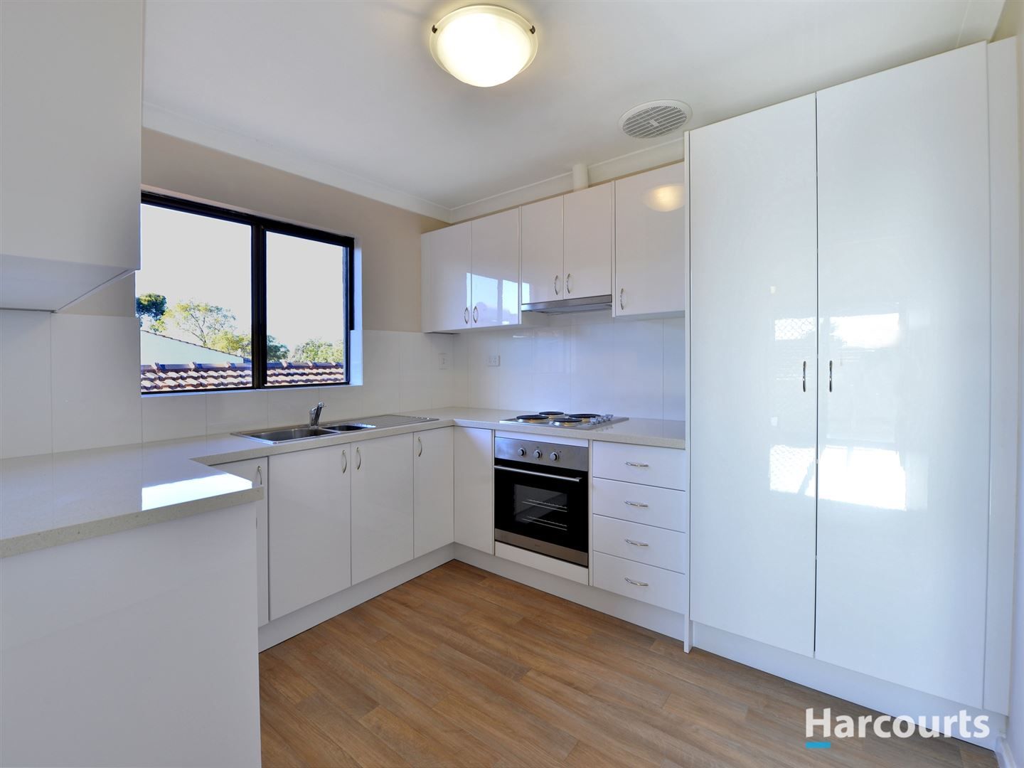 18/10 Hungerford Avenue, Halls Head WA 6210, Image 0