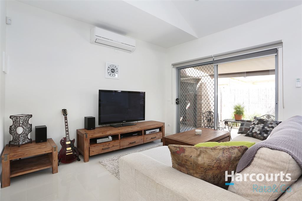 2/18 Waratah Street, Thomastown VIC 3074, Image 2