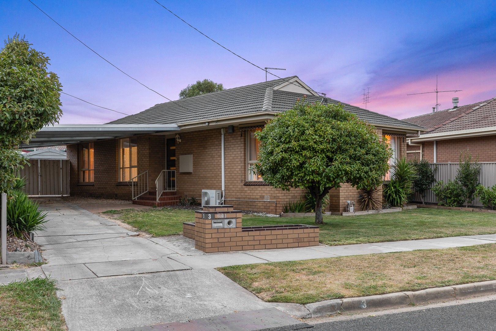 3 bedrooms House in 3 Locksley Street WENDOUREE VIC, 3355