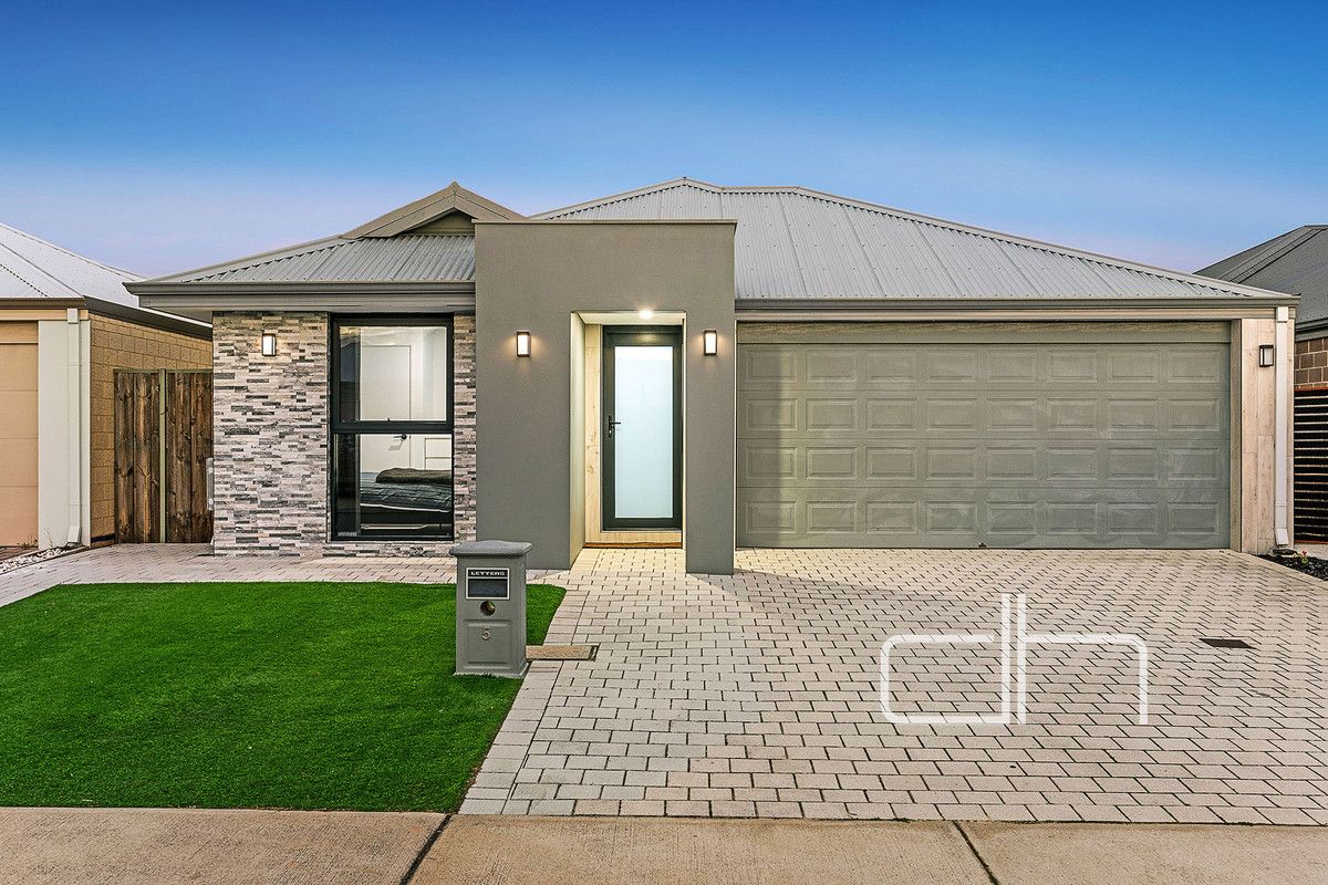 3 bedrooms House in 5 Badham Way ELLENBROOK WA, 6069