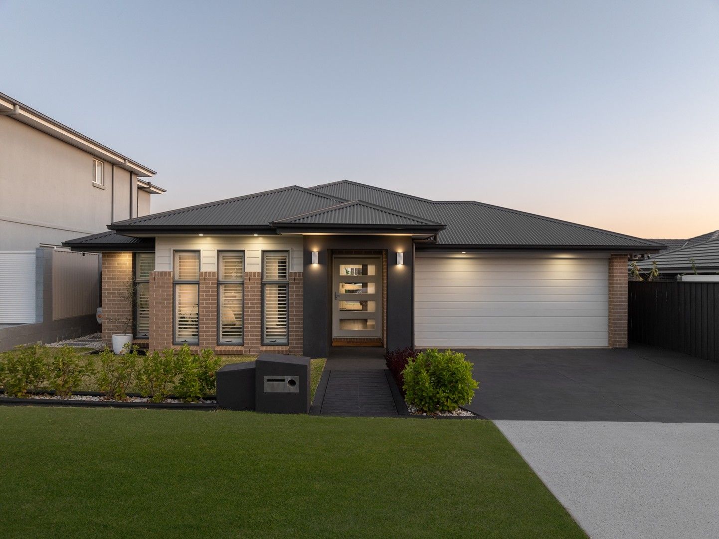 4 bedrooms House in 4 Power Ridge ORAN PARK NSW, 2570