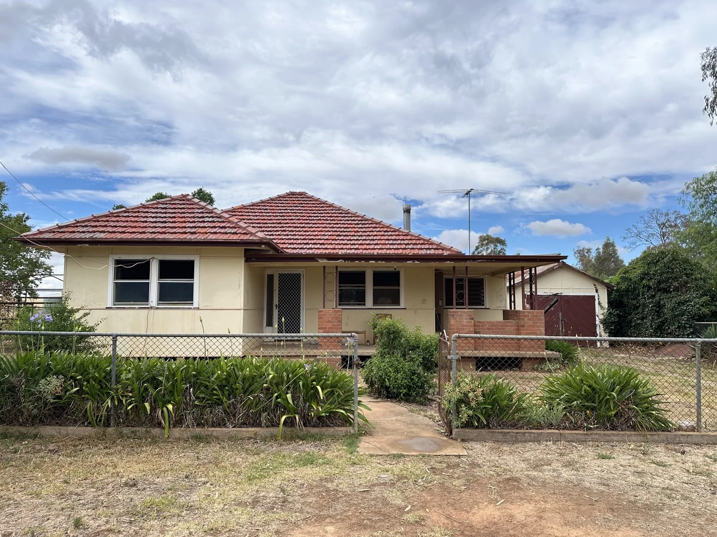 Primary image of Henty NSW 2658