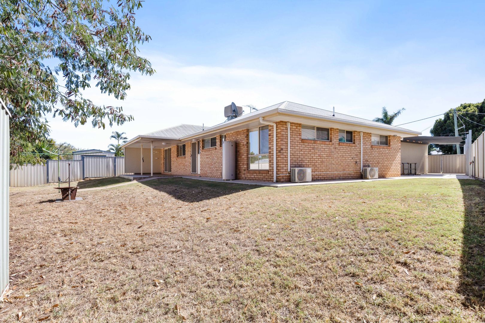 12 Crozier Crescent, Emerald QLD 4720, Image 2