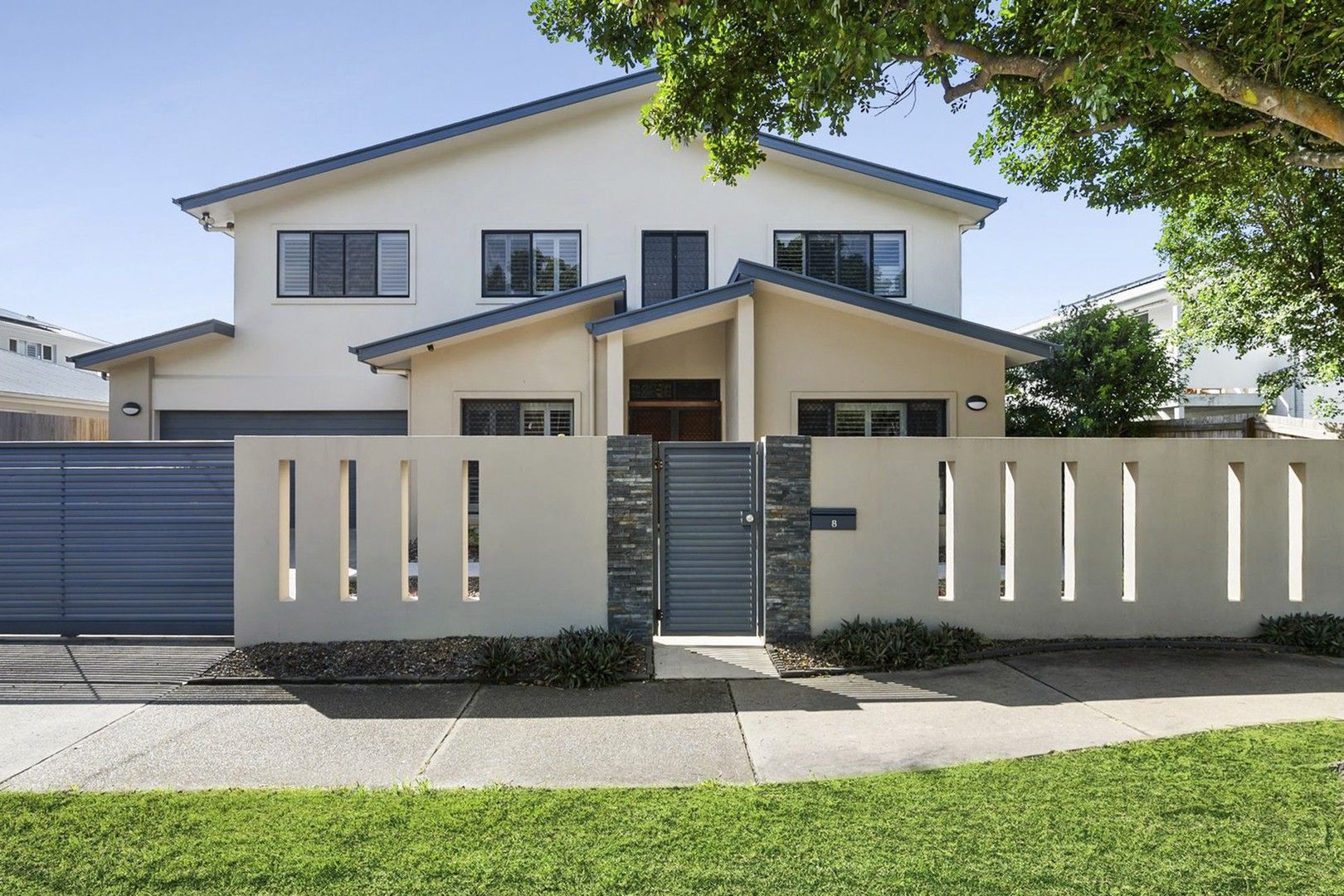 5 bedrooms House in 8 Mudjimba Beach Road MUDJIMBA QLD, 4564
