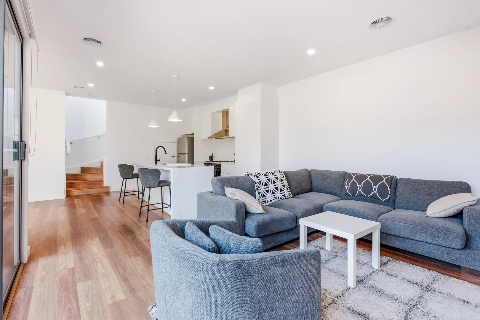 Additional image 5 of 2A Kingswood Road, Cheltenham VIC 3192