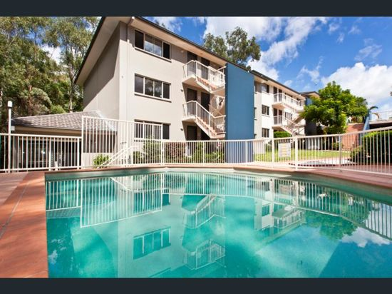 2/129-131 Currumburra Road, Ashmore QLD 4214