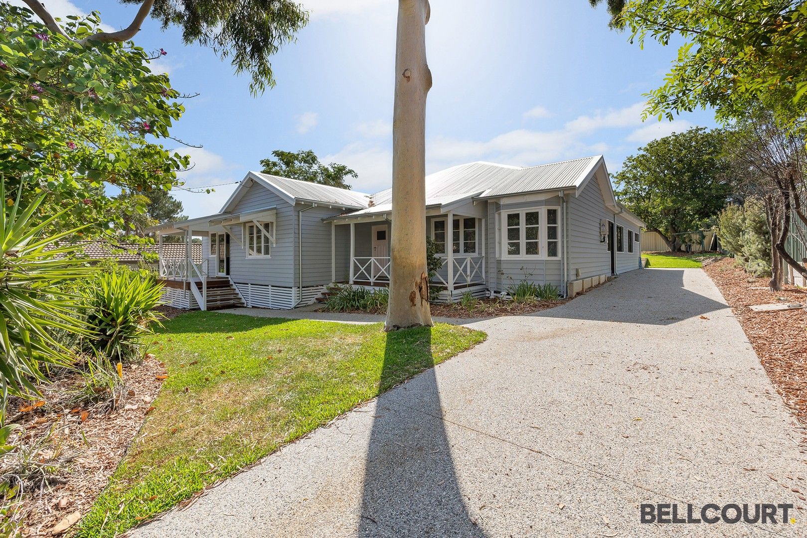 4 bedrooms House in 51 Riverview Road EAST VICTORIA PARK WA, 6101