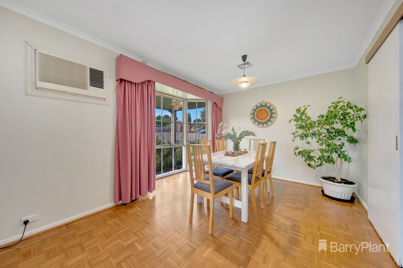 13 Royston Close, Mill Park VIC 3082, Image 2