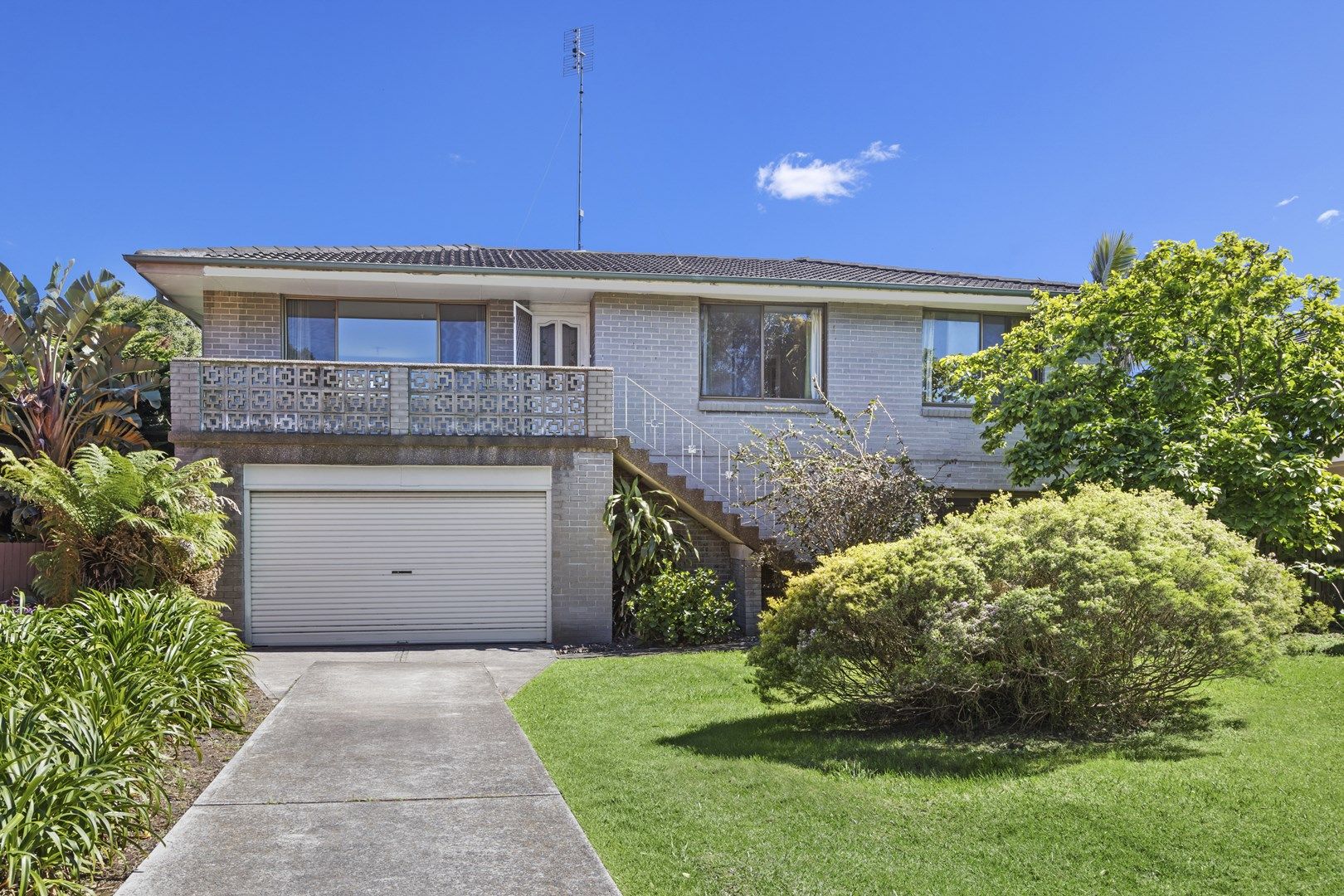 27 Tarra crescent, Dee Why NSW 2099, Image 0