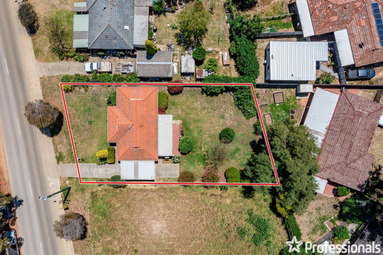 3 bedrooms House in 330 Streich Avenue ARMADALE WA, 6112