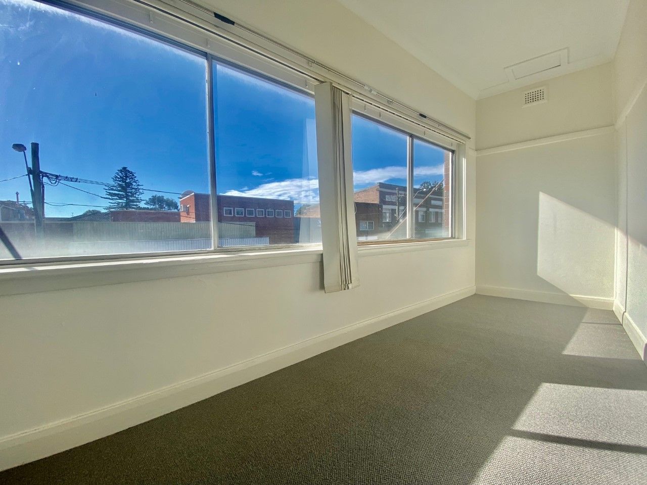 2 bedrooms Apartment / Unit / Flat in 1/5 Frederick St Street OATLEY NSW, 2223