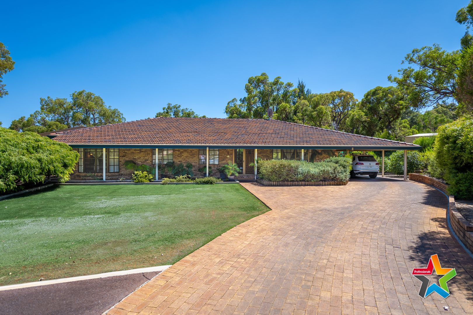 6 Cox Place, Waroona WA 6215