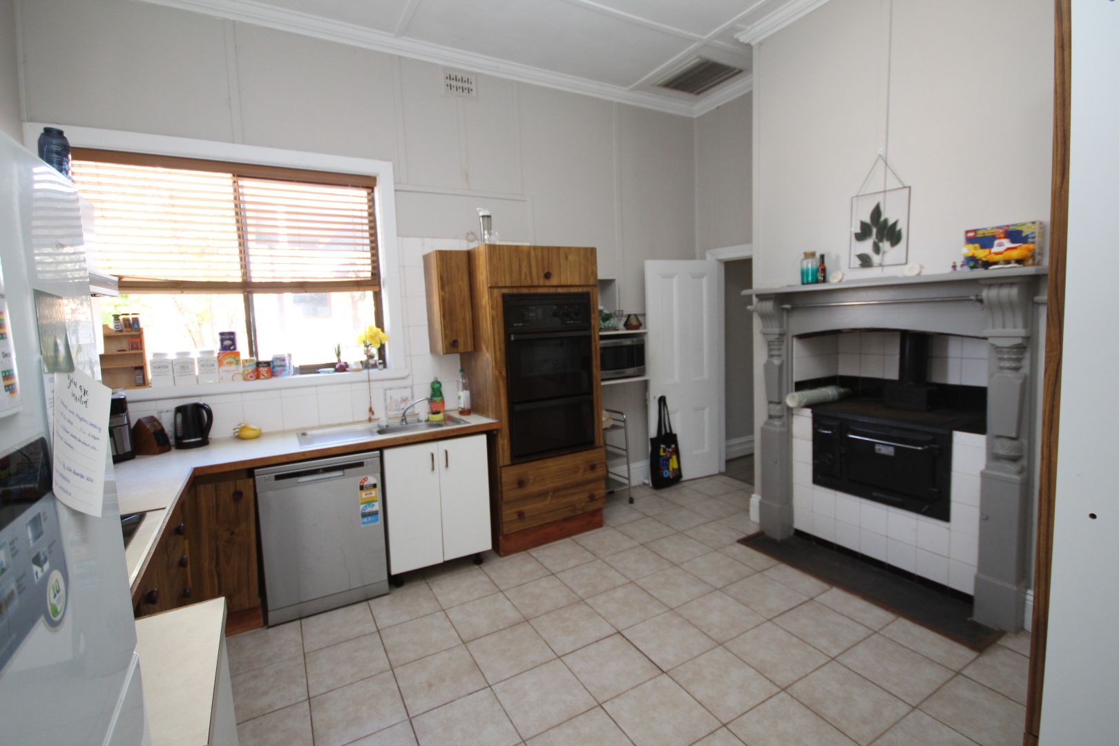 25 Stawell Road, Horsham VIC 3400 House For Rent 350 Domain