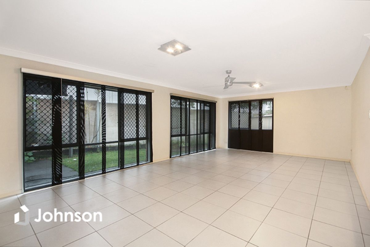 11 Birch Close, Heathwood QLD 4110, Image 2