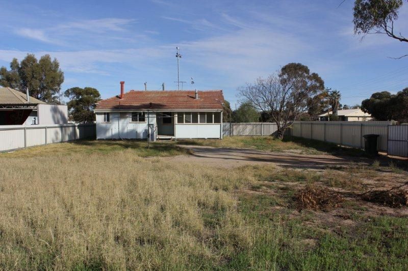 34 Hinckley Street, Kellerberrin WA 6410, Image 2