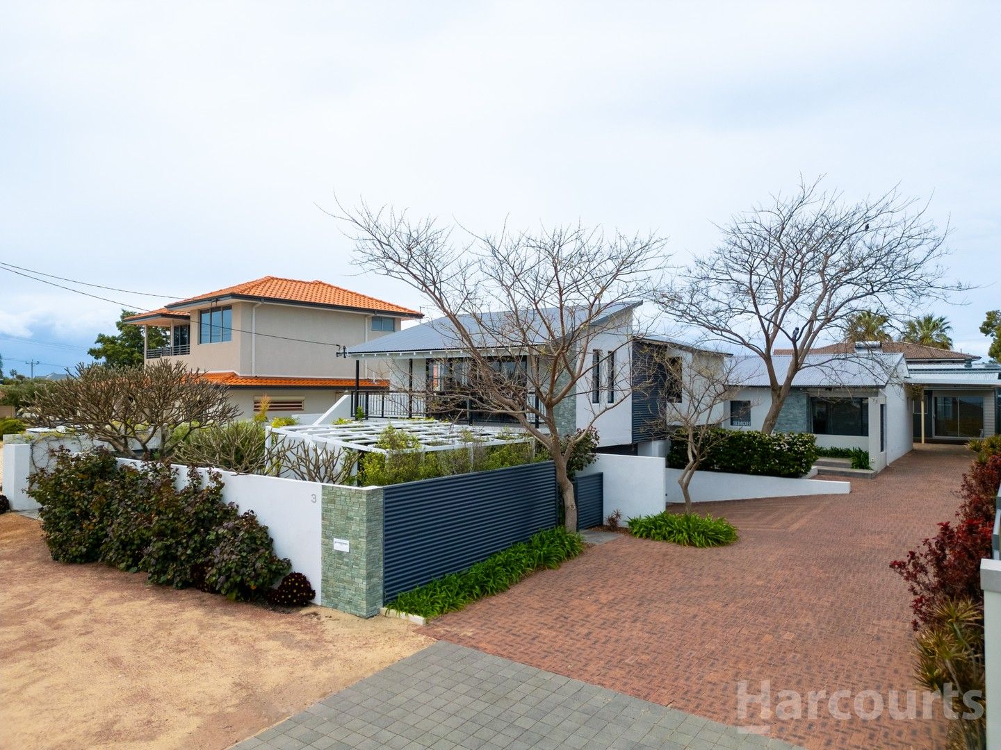 4 bedrooms House in 3 Marsh Place HALLS HEAD WA, 6210