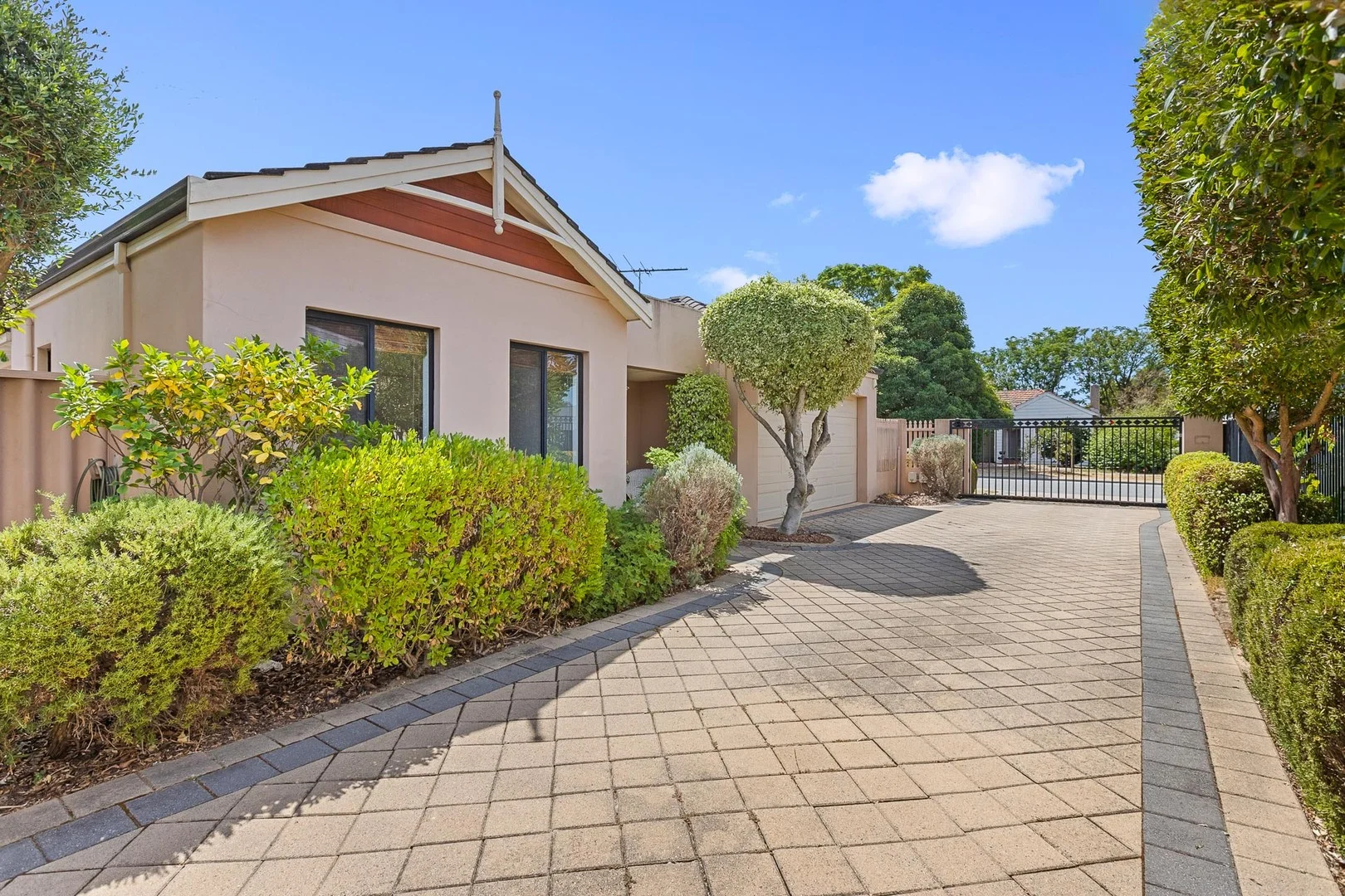 Primary image of 114 Fitzroy Road, Rivervale WA 6103