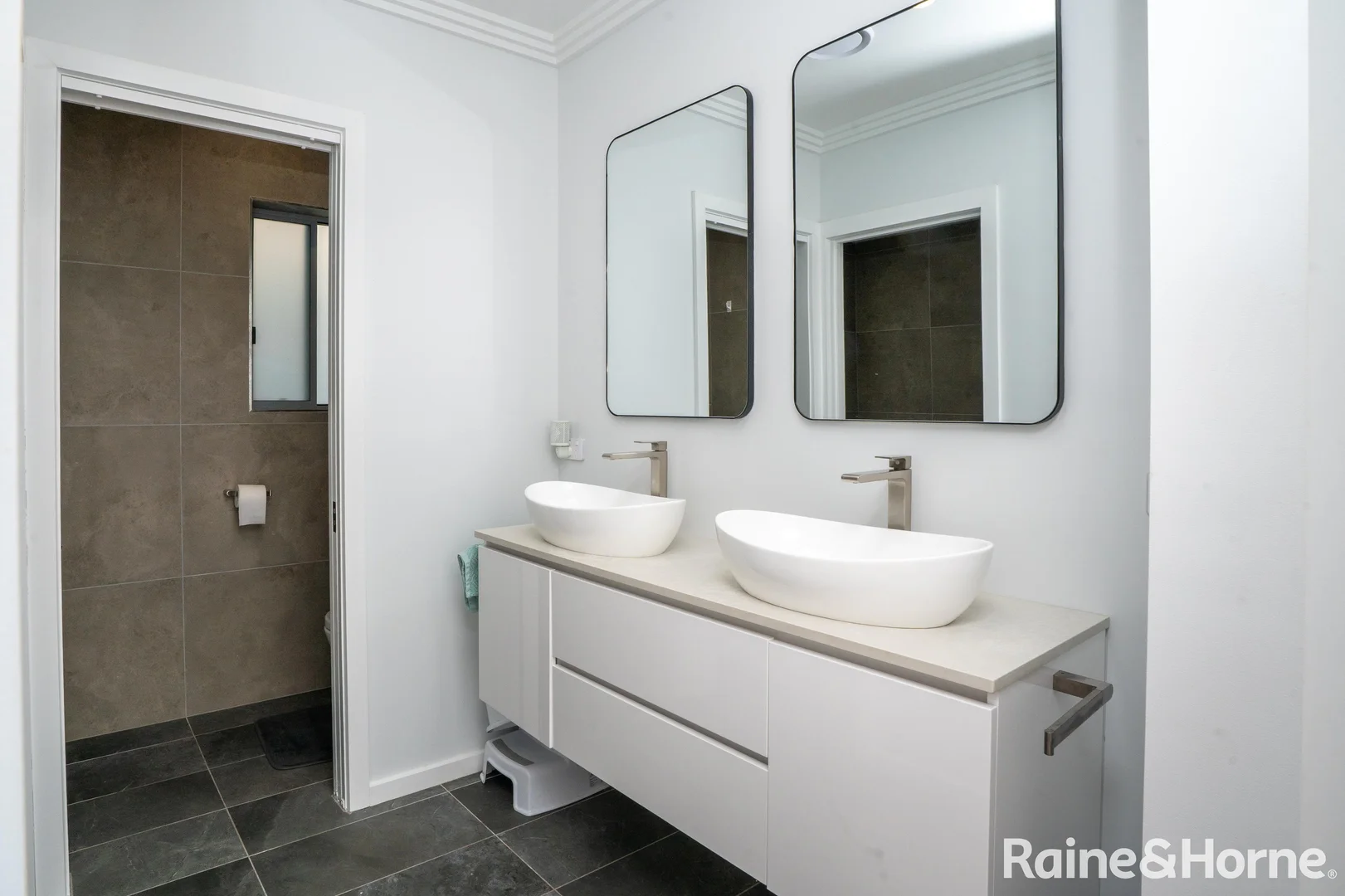 Additional image 10 of 111 Coppabella Drive, Gobbagombalin NSW 2650