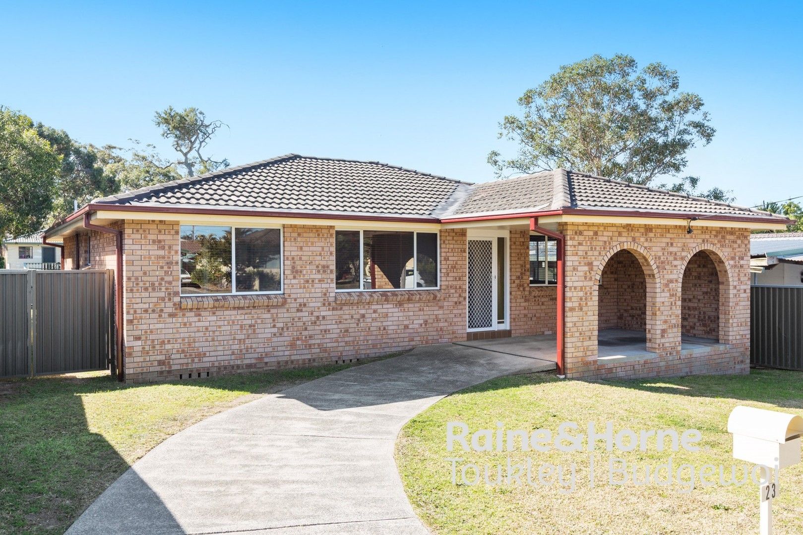 3 bedrooms House in 23 Carinya Street CHARMHAVEN NSW, 2263