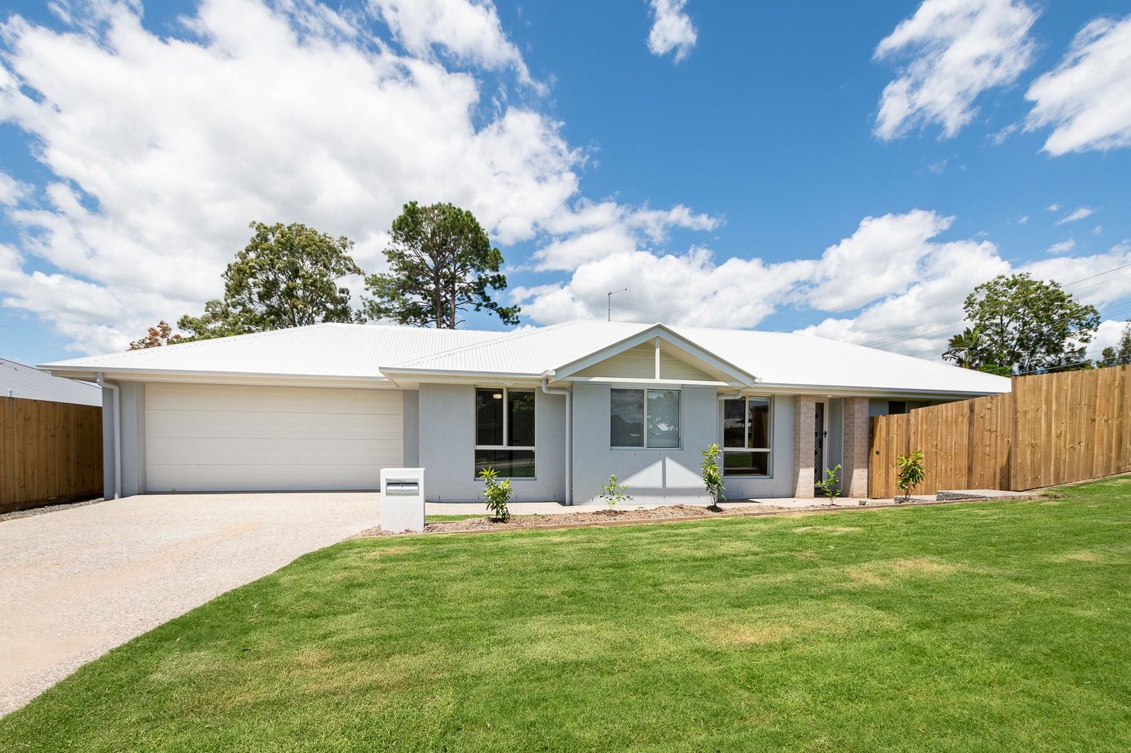4 bedrooms Duplex in 1/38 Richards Street LOGANLEA QLD, 4131