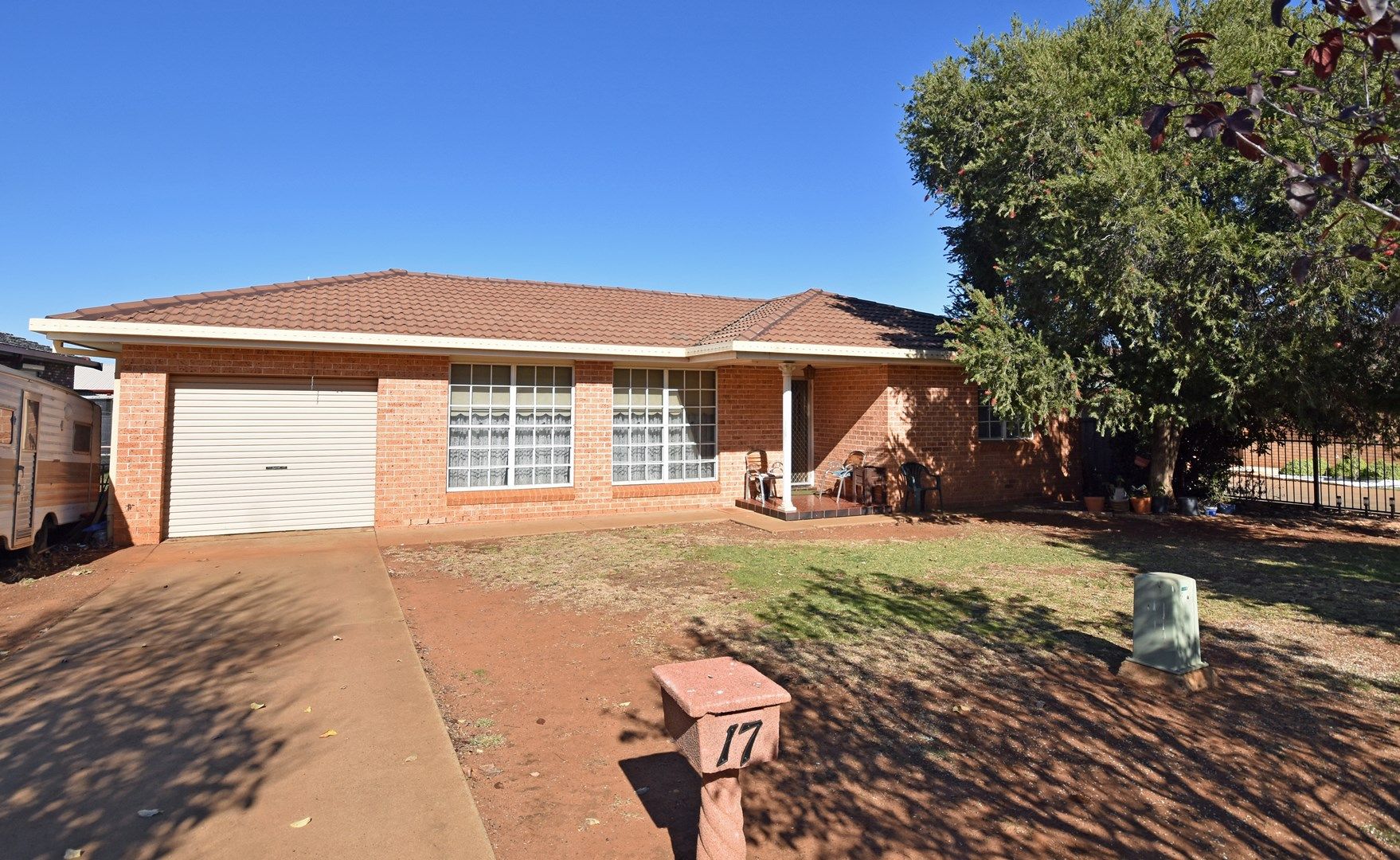 17 Buckingham Drive, Dubbo NSW 2830, Image 0