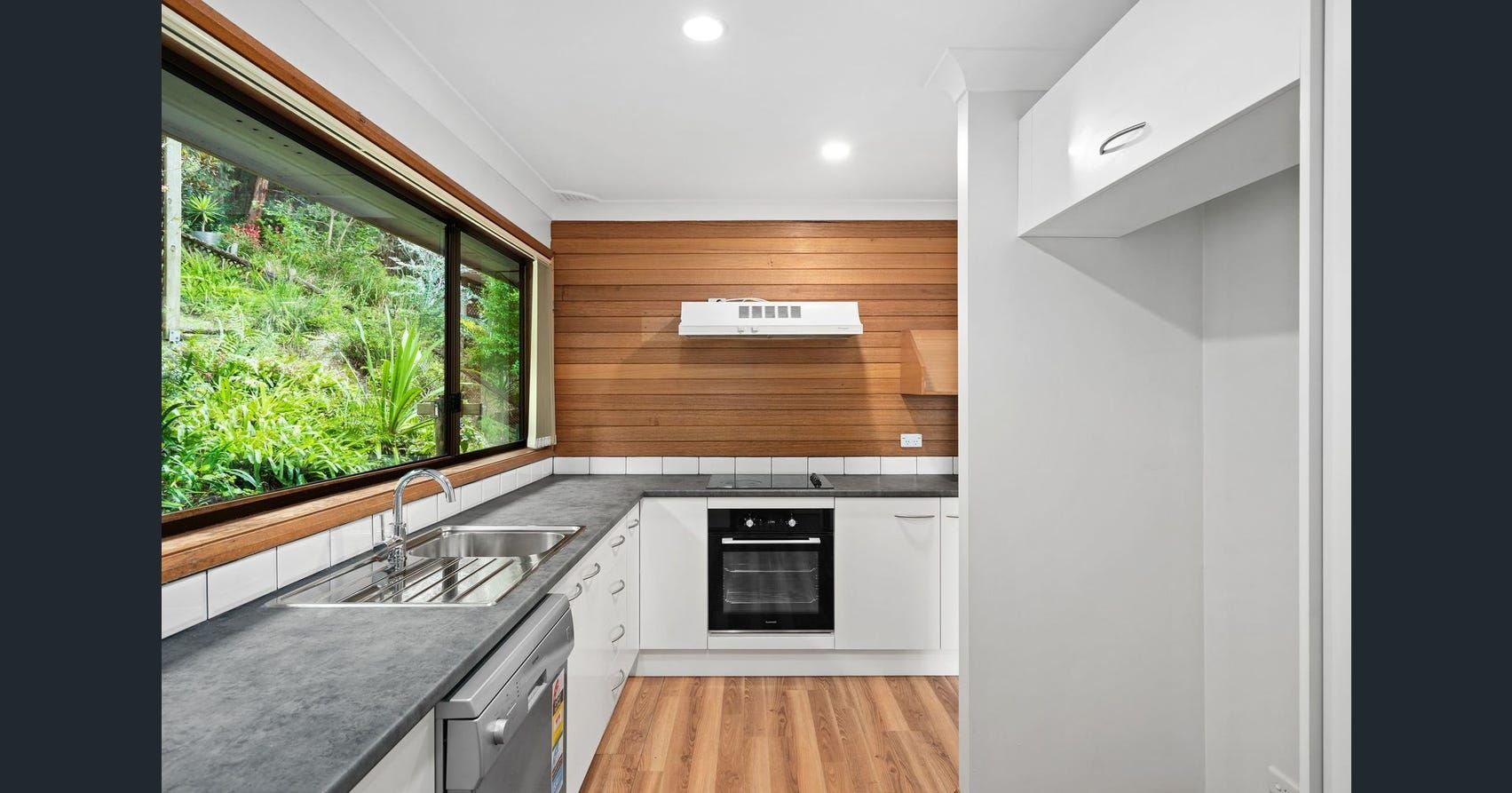 4 bedrooms House in 5 Kateena Avenue TASCOTT NSW, 2250