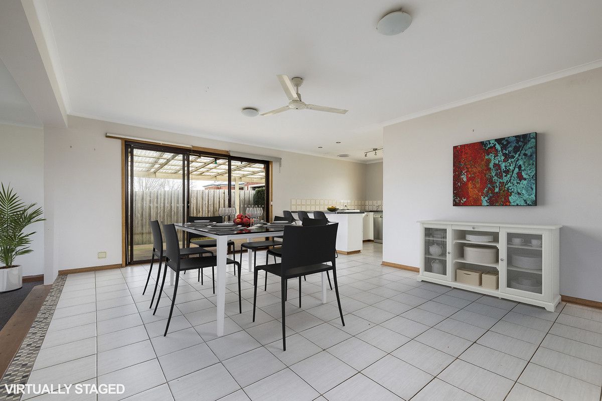 4 Bridge Road, Bushfield VIC 3281, Image 2