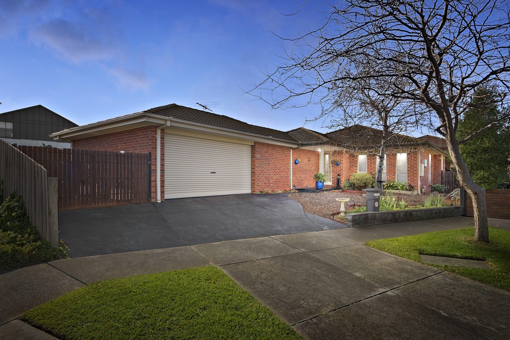 4 bedrooms House in 28 Affinity Close MORDIALLOC VIC, 3195