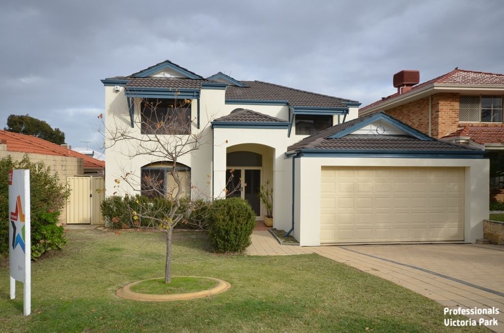 5 bedrooms House in 12 Max Forman Court COMO WA, 6152