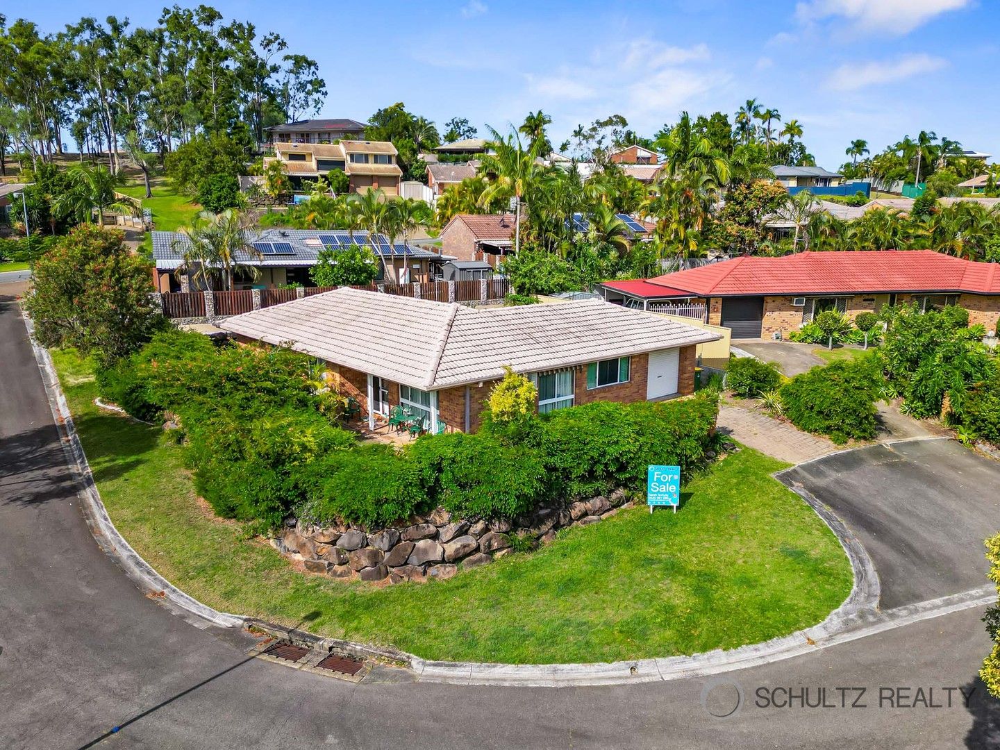 3 bedrooms House in 4 Linksview Court HELENSVALE QLD, 4212