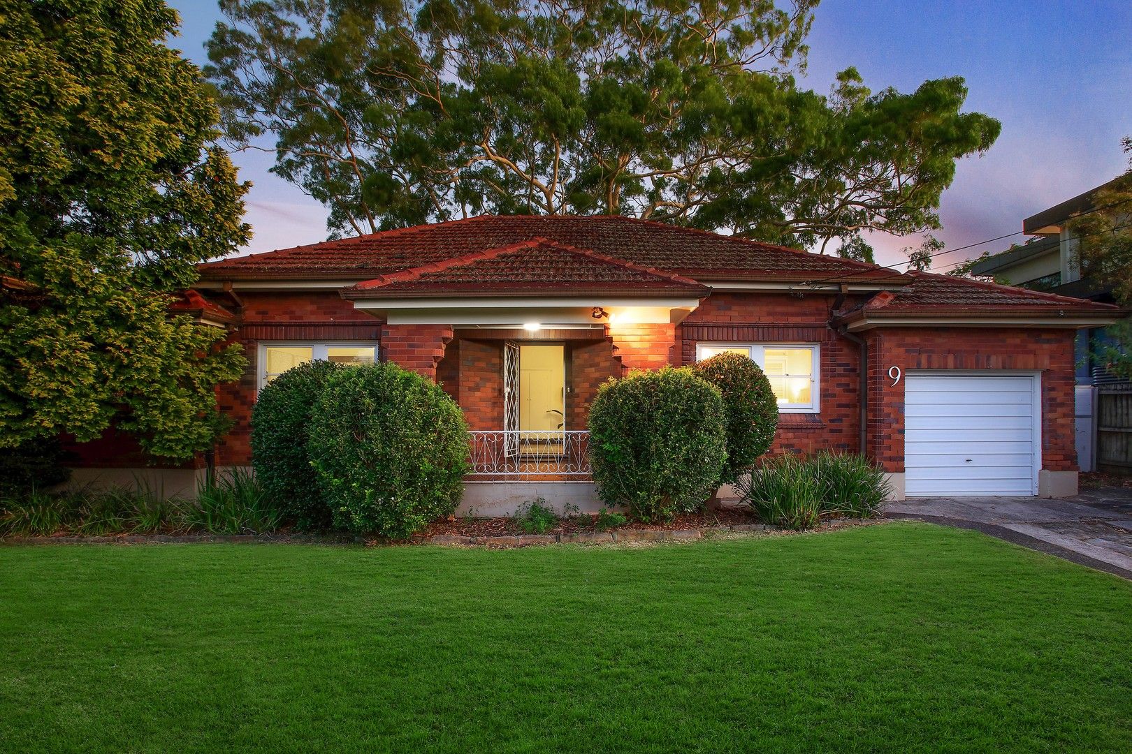 9 Rowe Street, Roseville Chase NSW 2069, Image 0