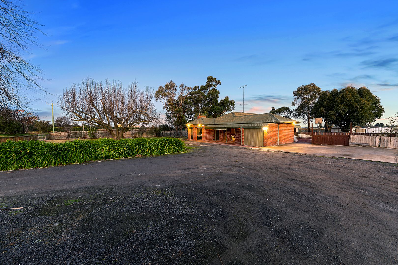 112 Beechers Road, Clyde VIC 3978, Image 2