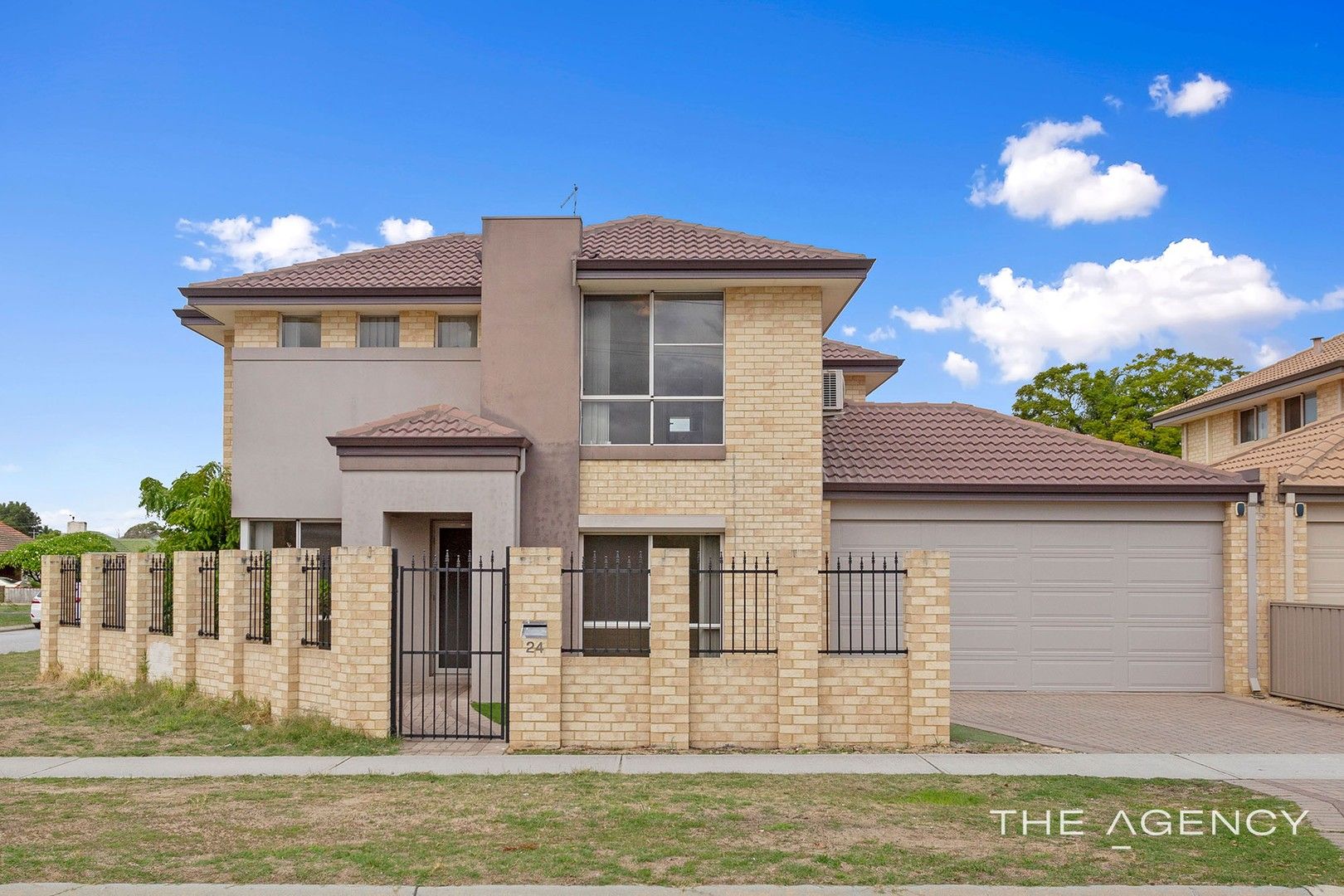 4 bedrooms House in 24 Firby Street CLOVERDALE WA, 6105
