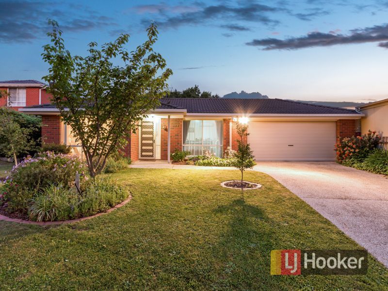 16 Dryden Court, Berwick VIC 3806