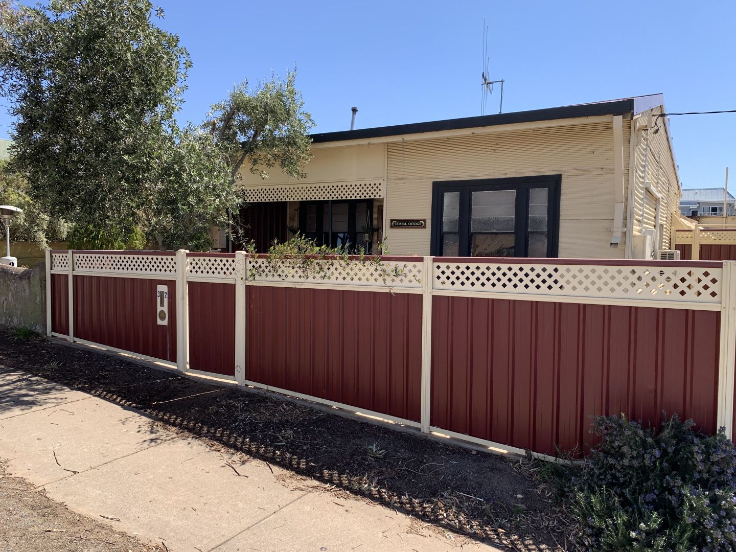 32 Crystal Street, Broken Hill Property History & Address Research
