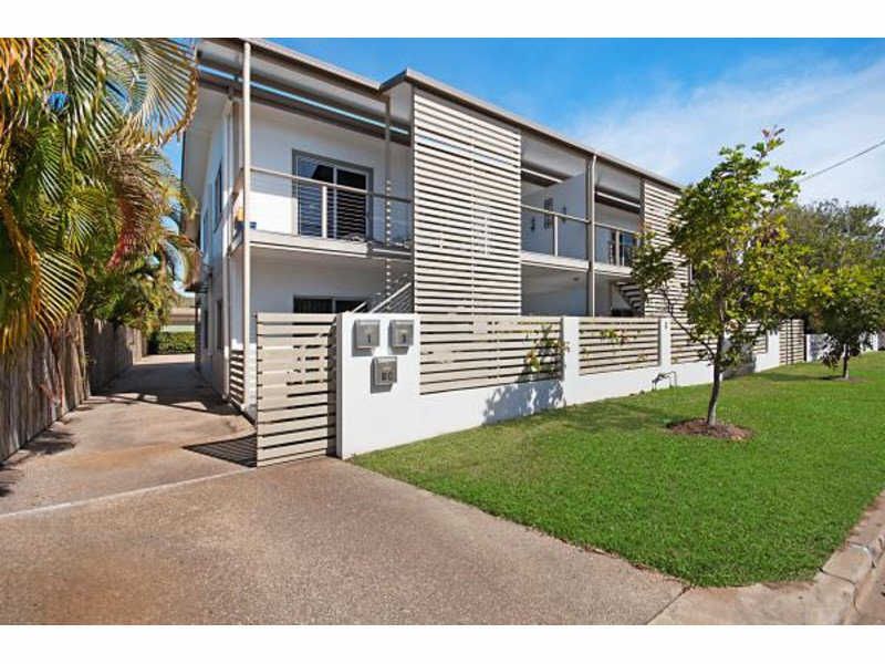2 bedrooms Apartment / Unit / Flat in  ROWES BAY QLD, 4810
