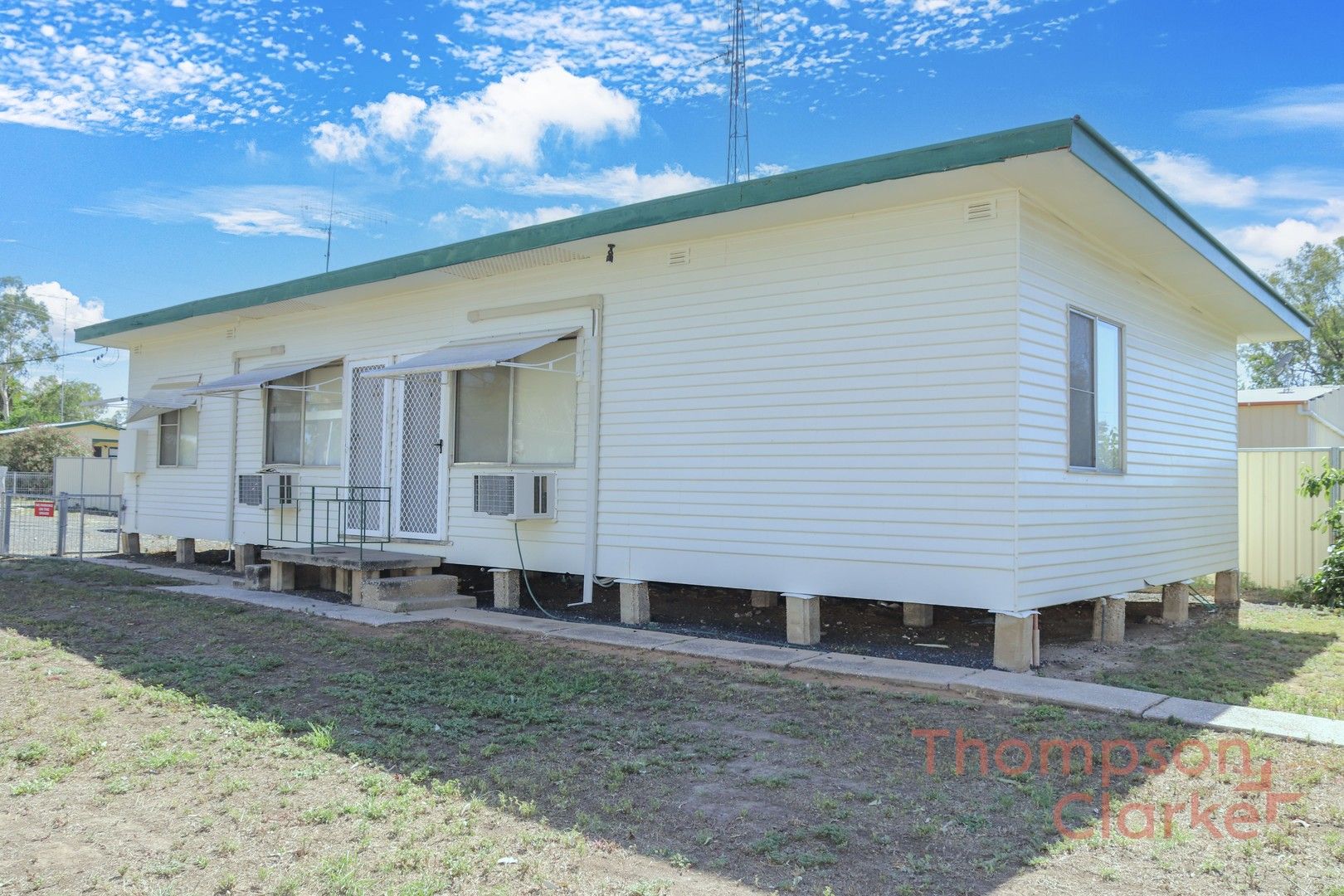 4 bedrooms House in 1 & 2 / 11 Neilly Street WALGETT NSW, 2832