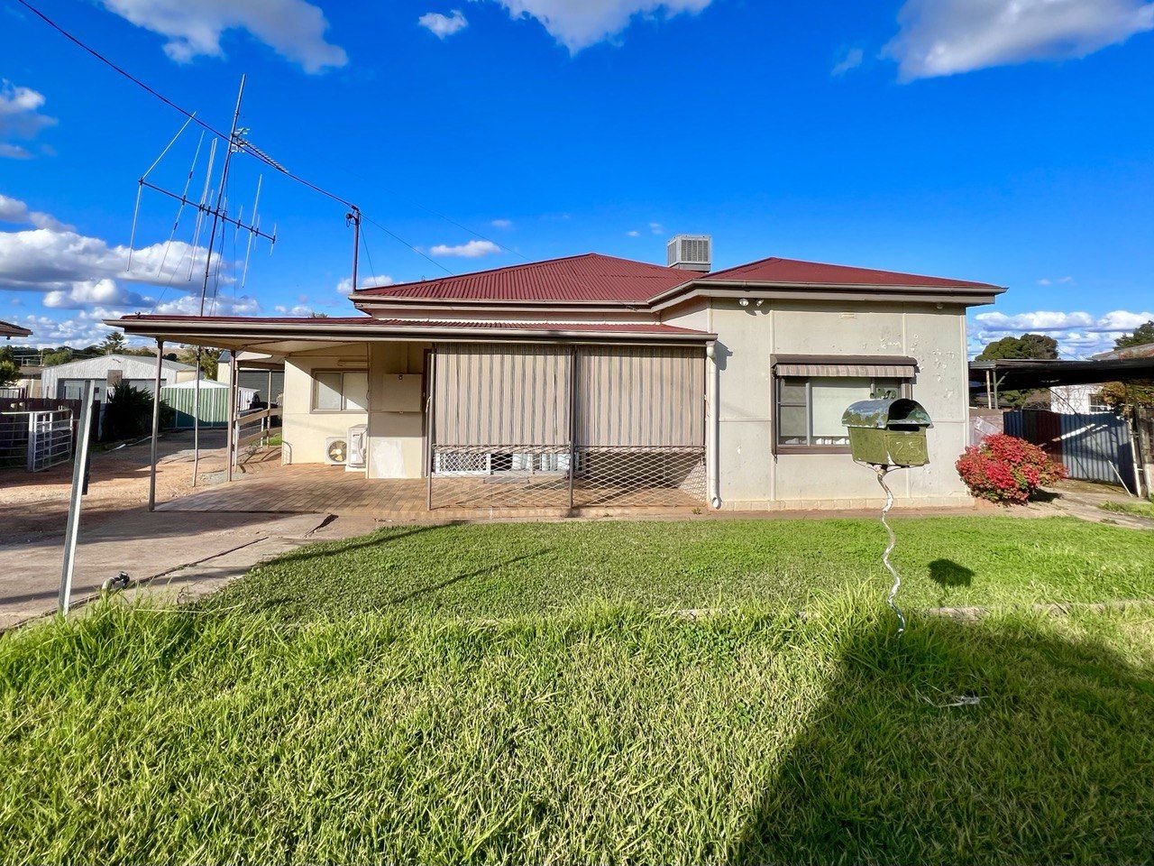 3 bedrooms House in 25 Jones Street PARKES NSW, 2870