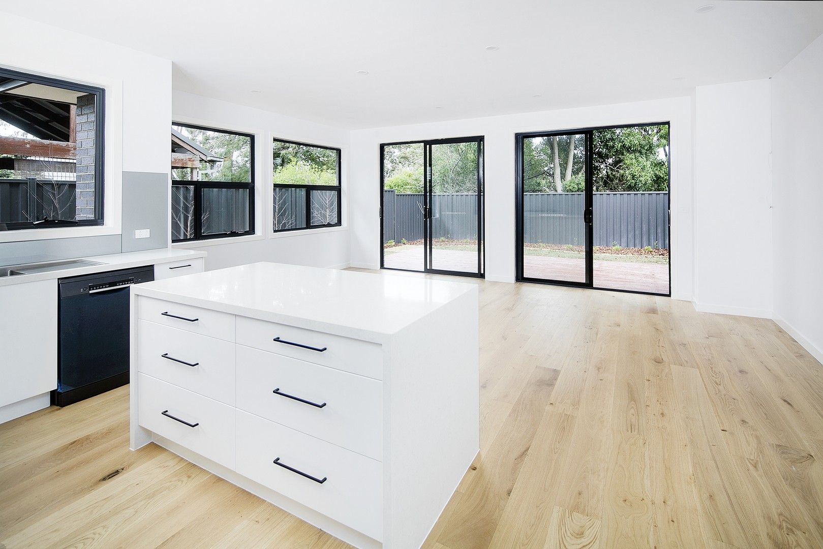 4 bedrooms Townhouse in 70A Hedge End Road NUNAWADING VIC, 3131