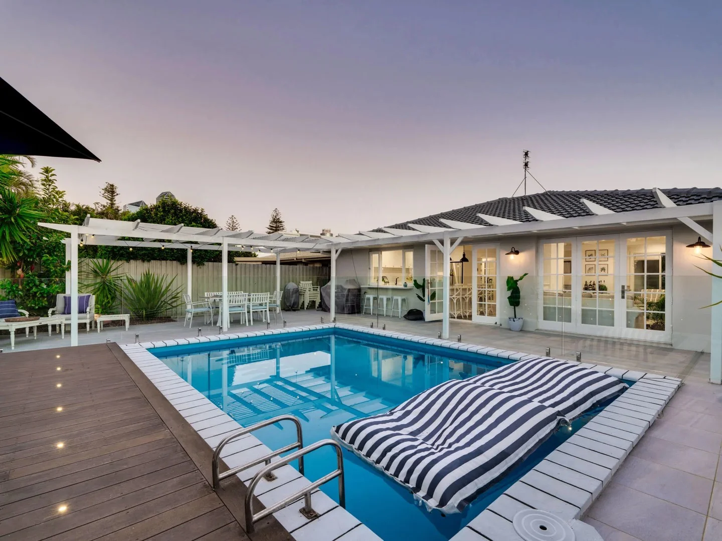 17 Salerno Street, Isle Of Capri QLD 4217