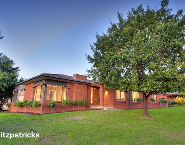 4 Eastlake Drive, Lake Albert NSW 2650