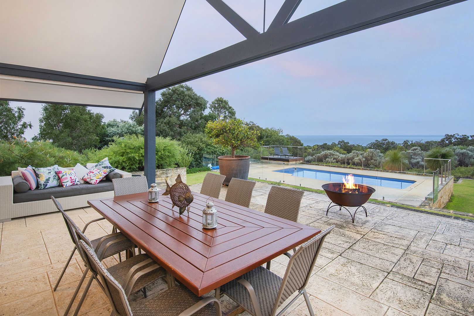 6 Wedgetail View, Eagle Bay WA 6281, Image 2