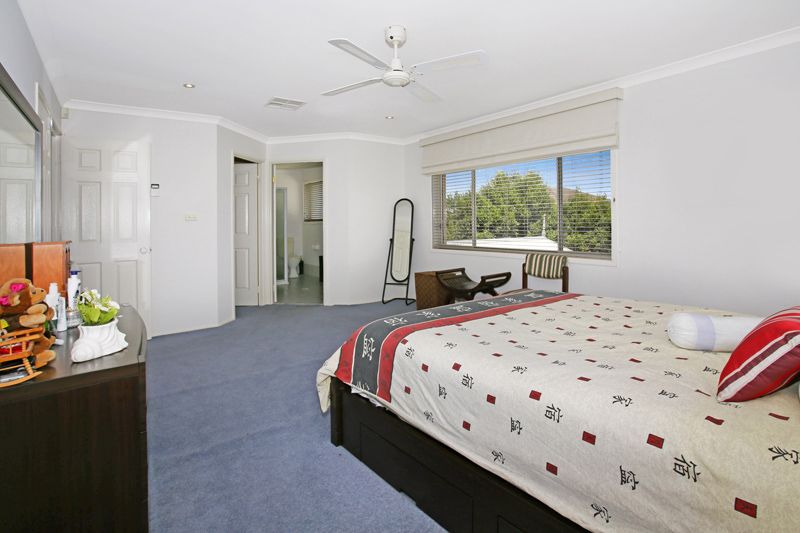 22 Orleans Way, Castle Hill NSW 2154, Image 2
